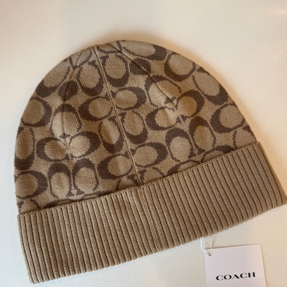 Coach Beanie - Picture 1 of 3